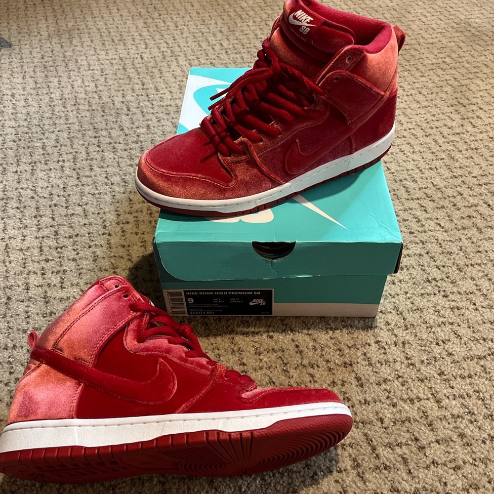Nike Dunk High Premium sb red velvet - Picture 3 of 4